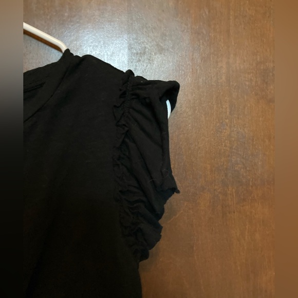 ⭐️Ruffle sleeves INDUSTRY top - Picture 2 of 4